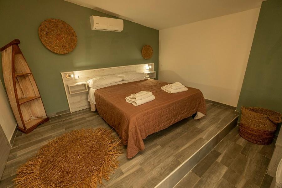 Riva Del Sol Beach Resort 圣卡泰里纳德洛约尼奥 外观 照片