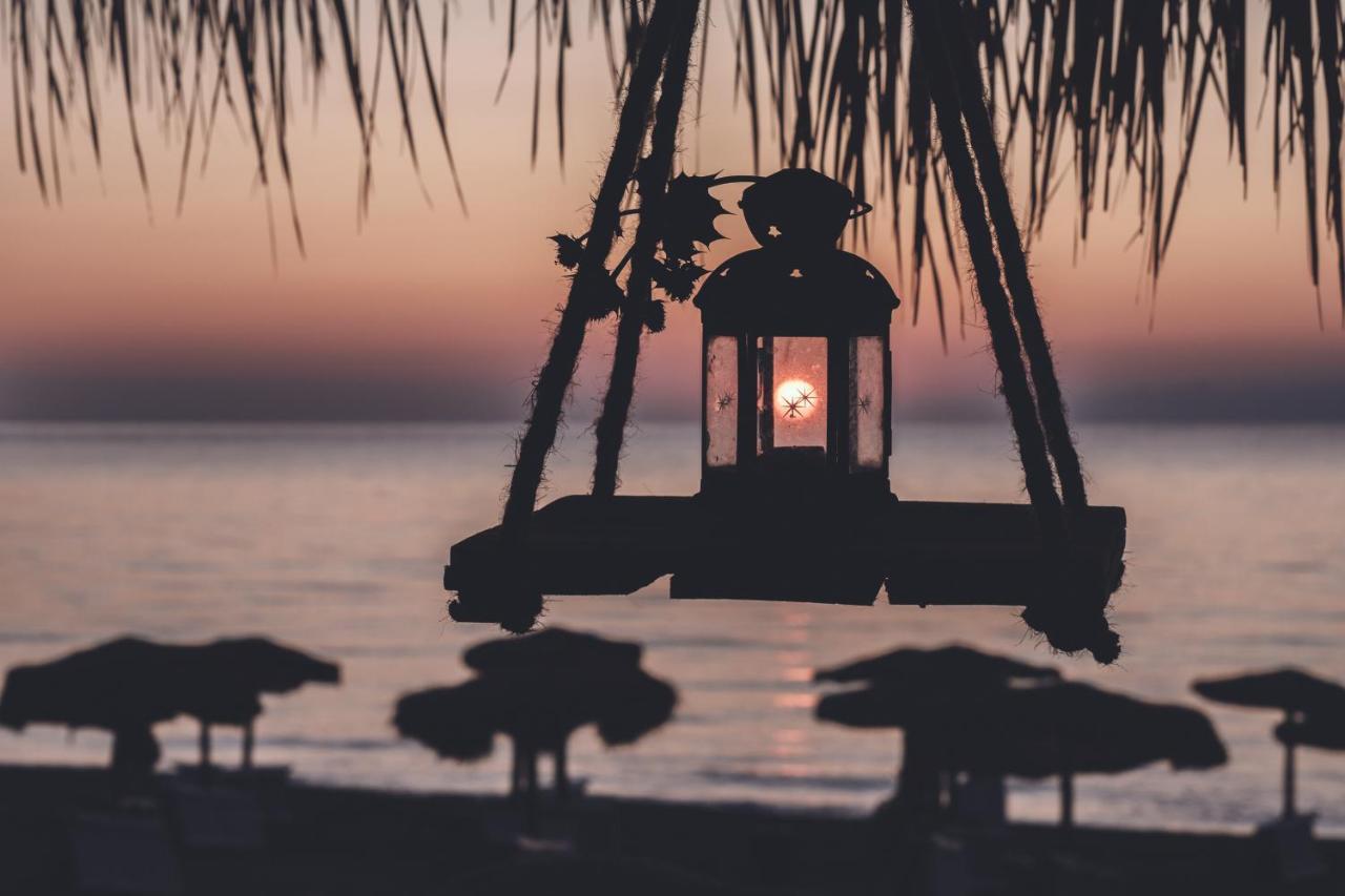 Riva Del Sol Beach Resort 圣卡泰里纳德洛约尼奥 外观 照片